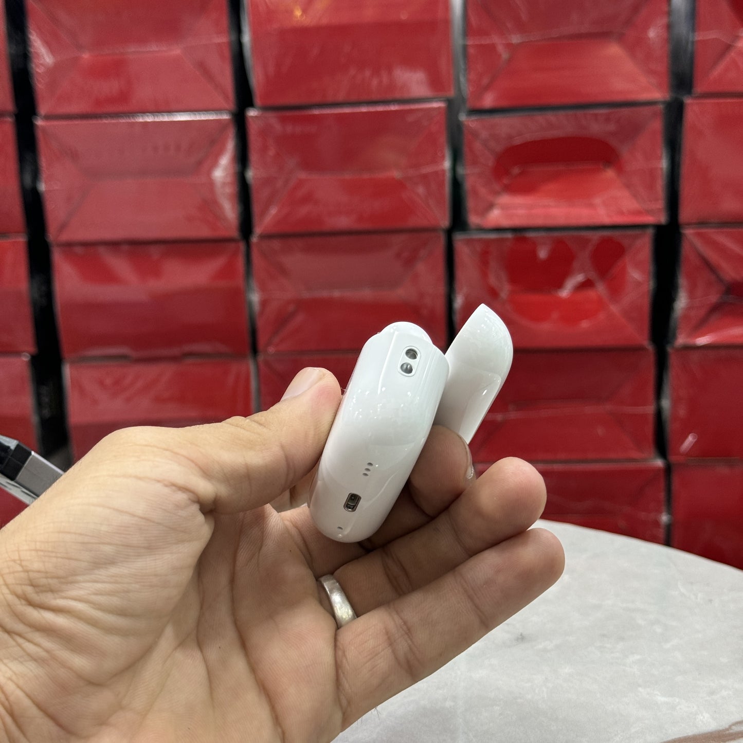 Apple Air Pods Por 2 - Fonikmart