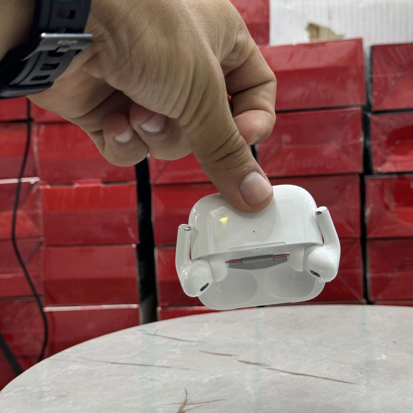 Apple Air Pods Por 2 - Fonikmart