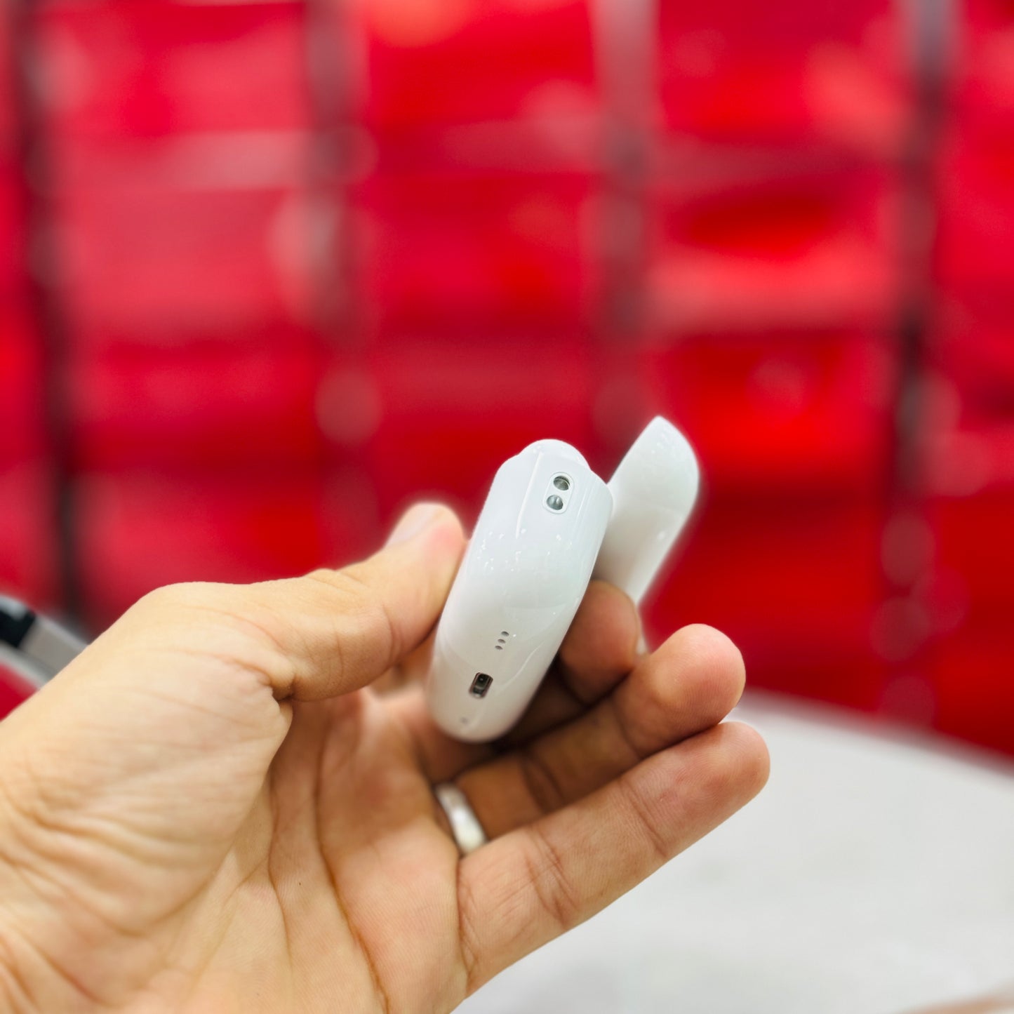 Apple Air Pods Por 2 - Fonikmart