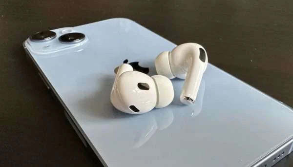 Leftovers Apple Air pods Pro 2 Design in California With MagSafe Charging Case | Lot Imported From Vietnam