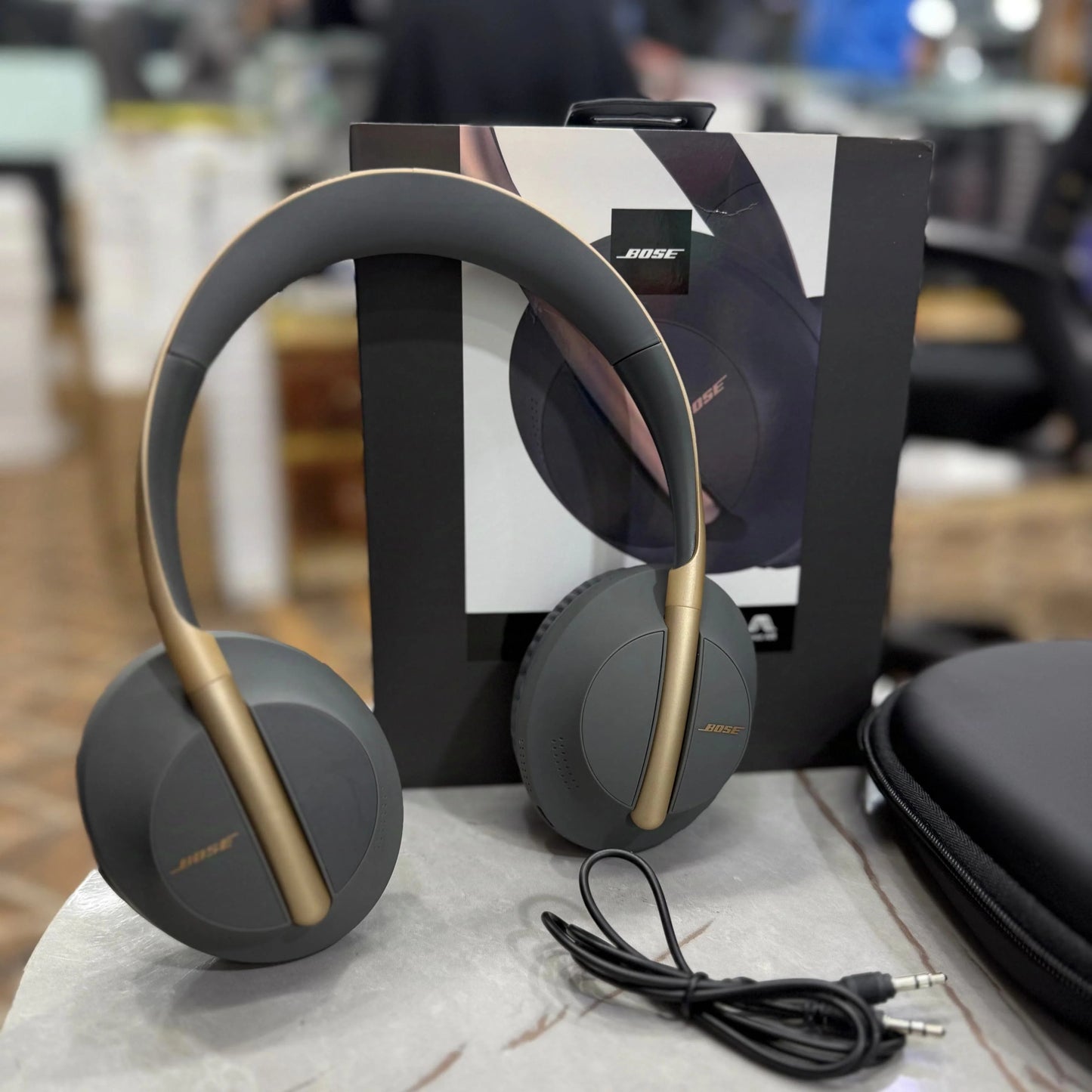 100% Original Bose Noise Cancelling Wireless Bluetooth Headphone Built in Mic with Superior voice pickup 30 Hours Backup